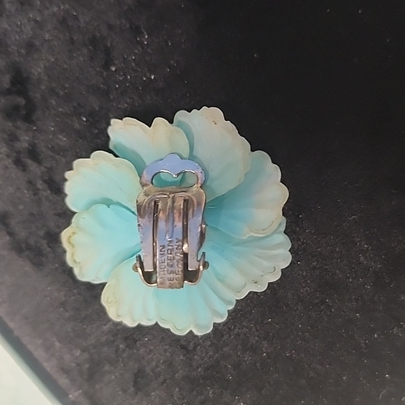 Vintage Celluloid Western Germany clip on Flower Earrings - Picture 3 of 4